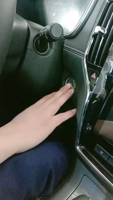 小汽车电瓶的更换与价值分析