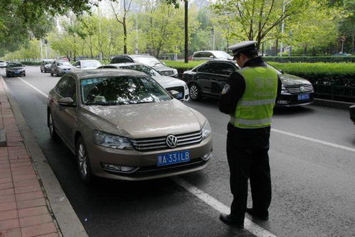 汽车违章多少分会被扣车？
