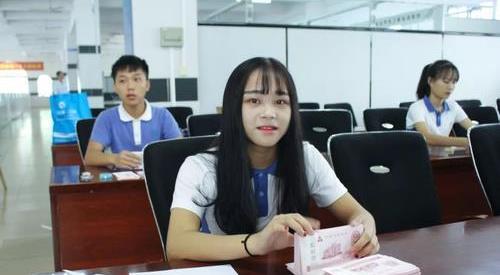 国外给父母的越是刚礼物，传递爱与关怀的独特方式