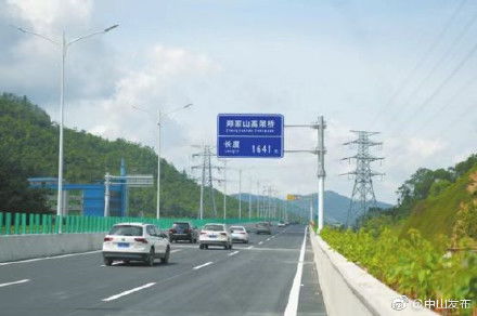 车程时间，从济南到鄄城的距离大约为267公里，根据路况和天气情况，车程可能会有所不同