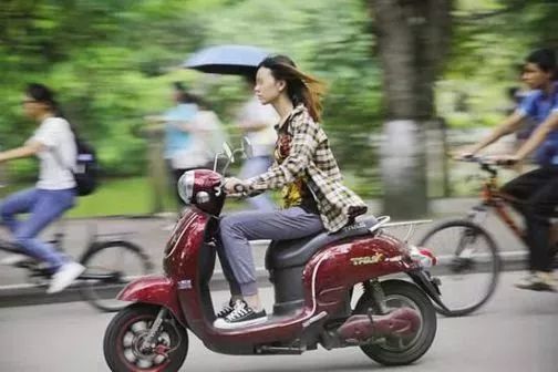汽车电动车行程可达数千公里，探索绿色出行的新篇章