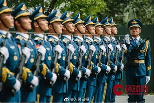 俄罗斯小伙与中国仪仗兵的高矮之争