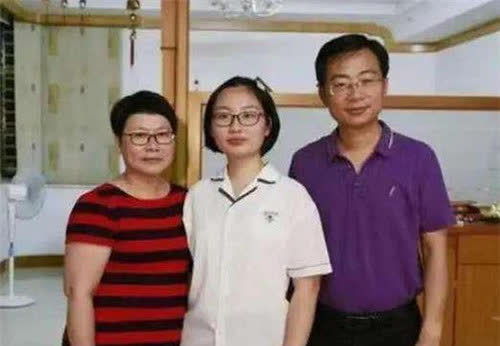 高考后考生们寻找母亲的感人故事